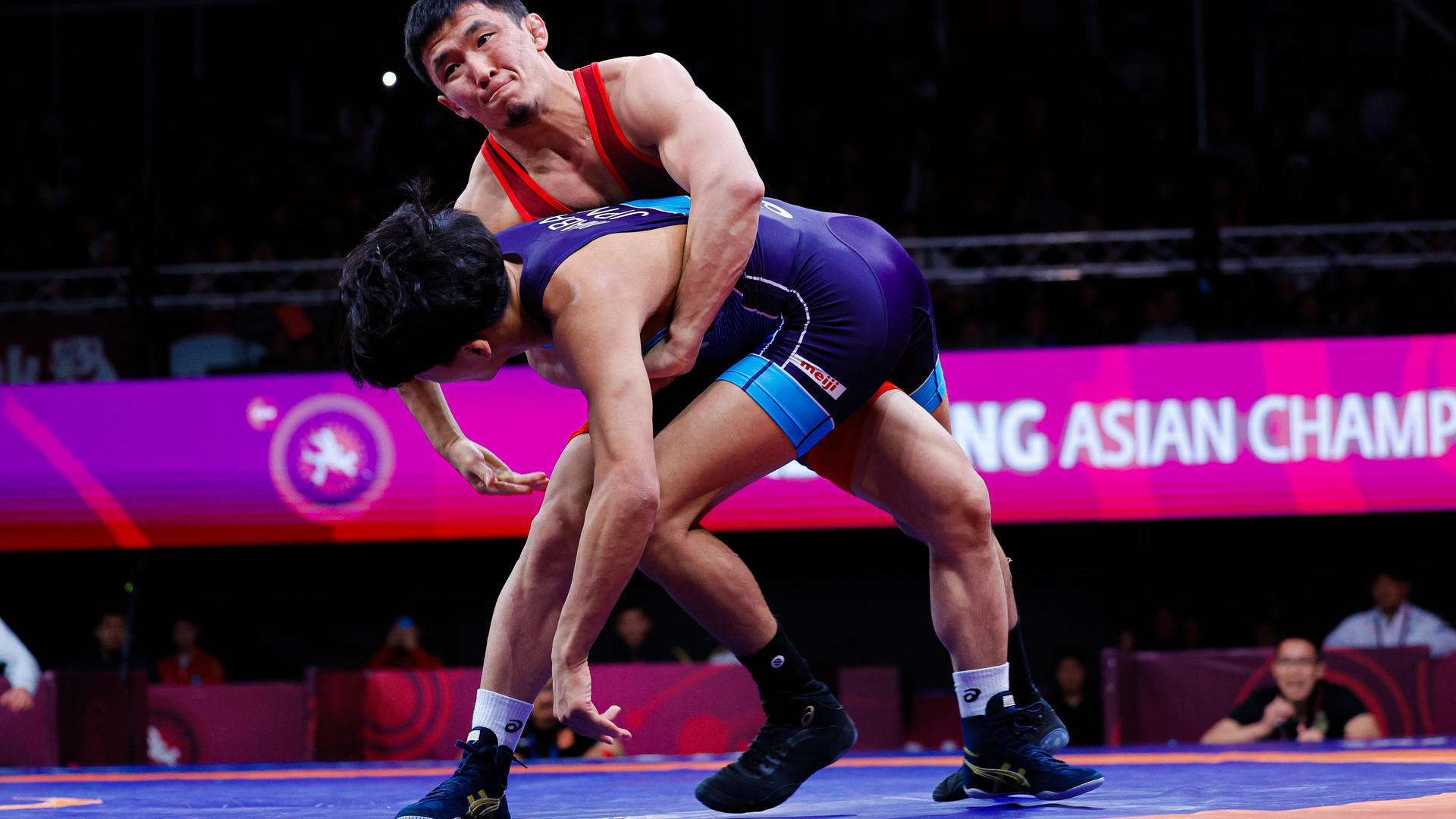 Sharshenbekov cruises to 3rd straight Asian gold; Japanese pair 