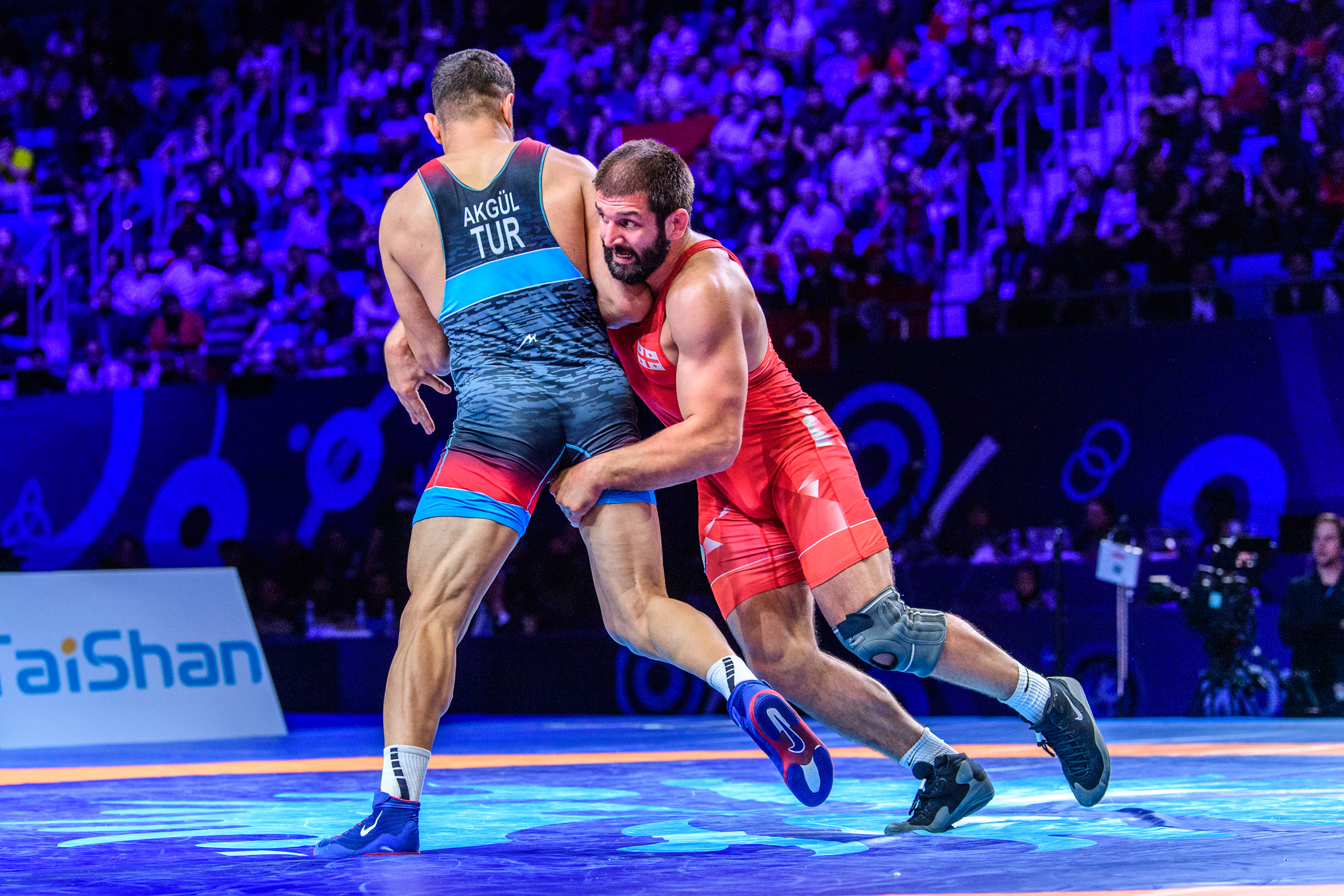 When it comes to heavyweight wrestling rivalries, few capture the