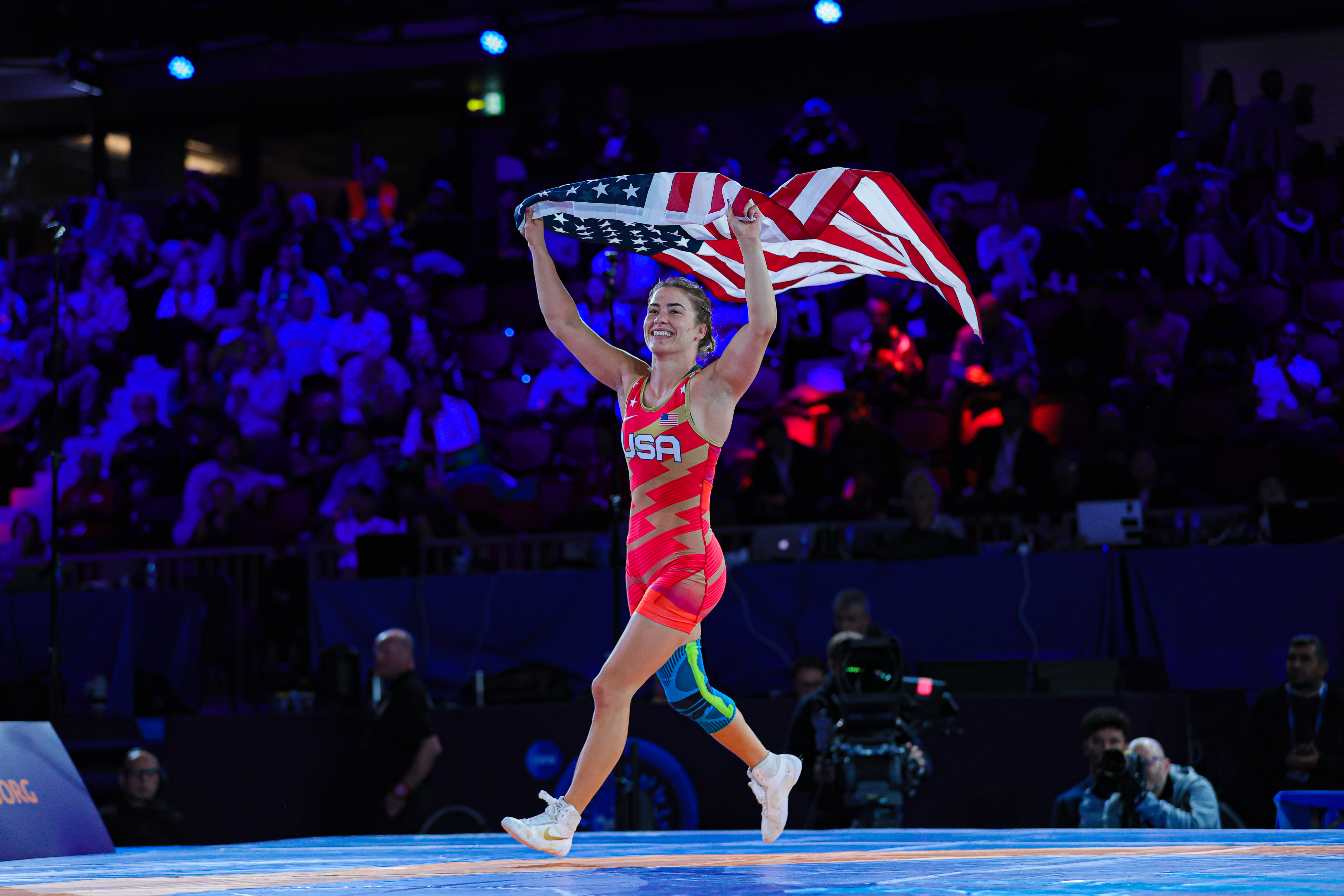 Helen MAROULIS (USA) won her third world title while Japan claimed