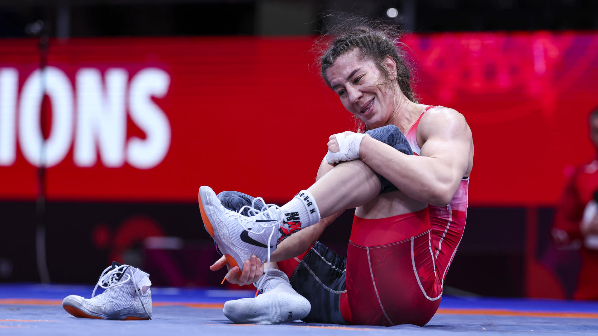 Adar, the woman of firsts in Turkiye wrestling, retires
